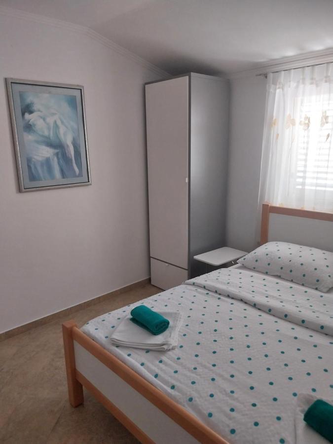 Apartments Leon Пореч Екстериор снимка
